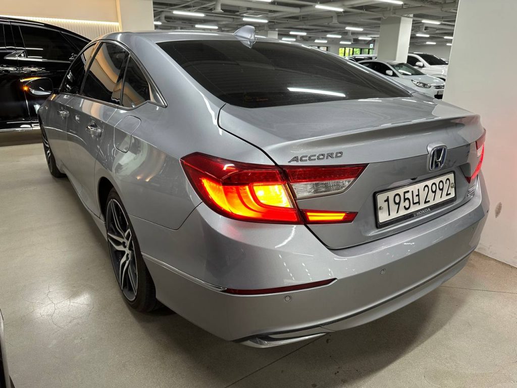 Honda Accord 10gen 2.0 Hybrid Touring