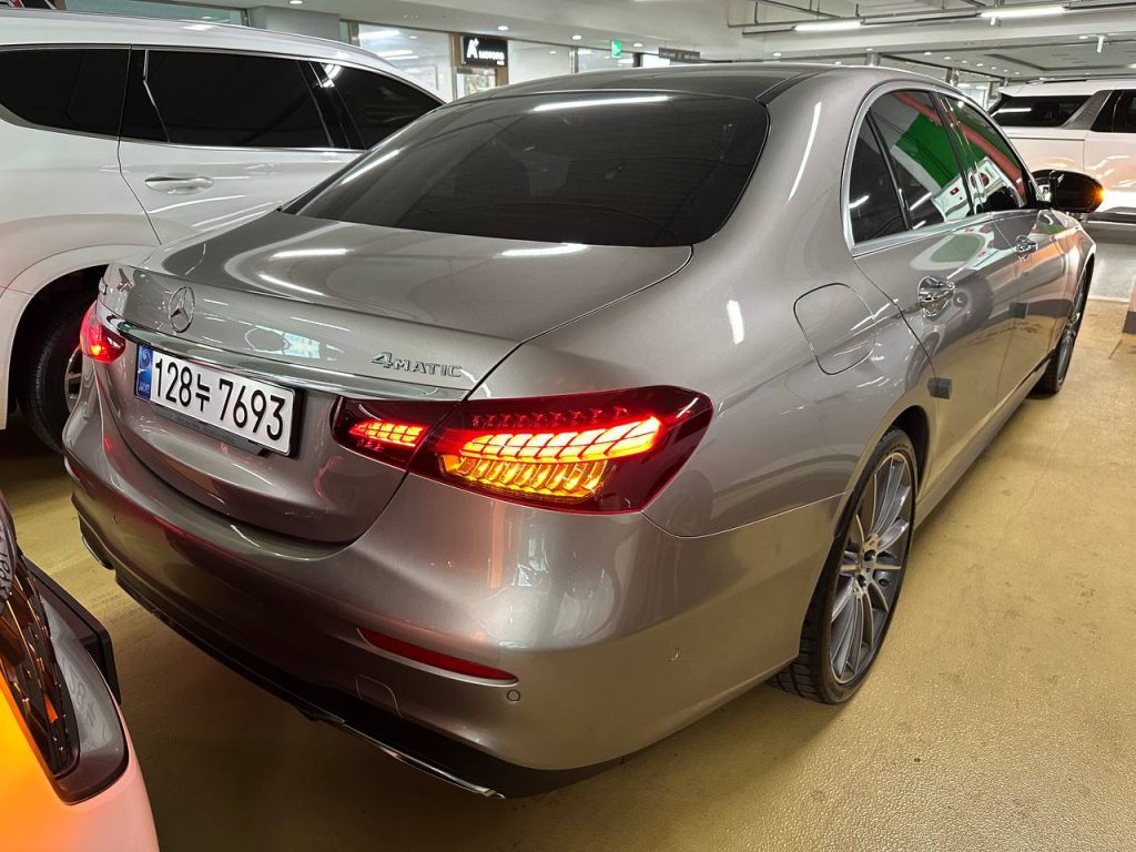 Mercedes Benz E-class W213 E350 1991 cc 4MATIC AMG Line