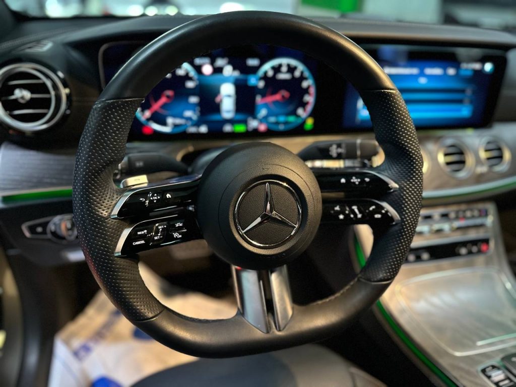 Mercedes Benz E-class W213 E350 1991 cc 4MATIC AMG Line