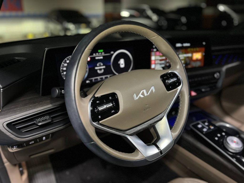 Kia K8 2.52WD Noblesse