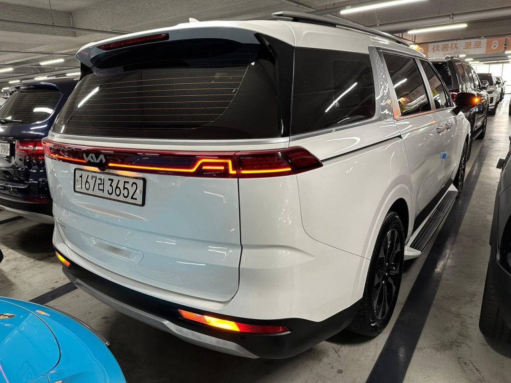 Kia Carnival 4 gen. 9-seater Prestige