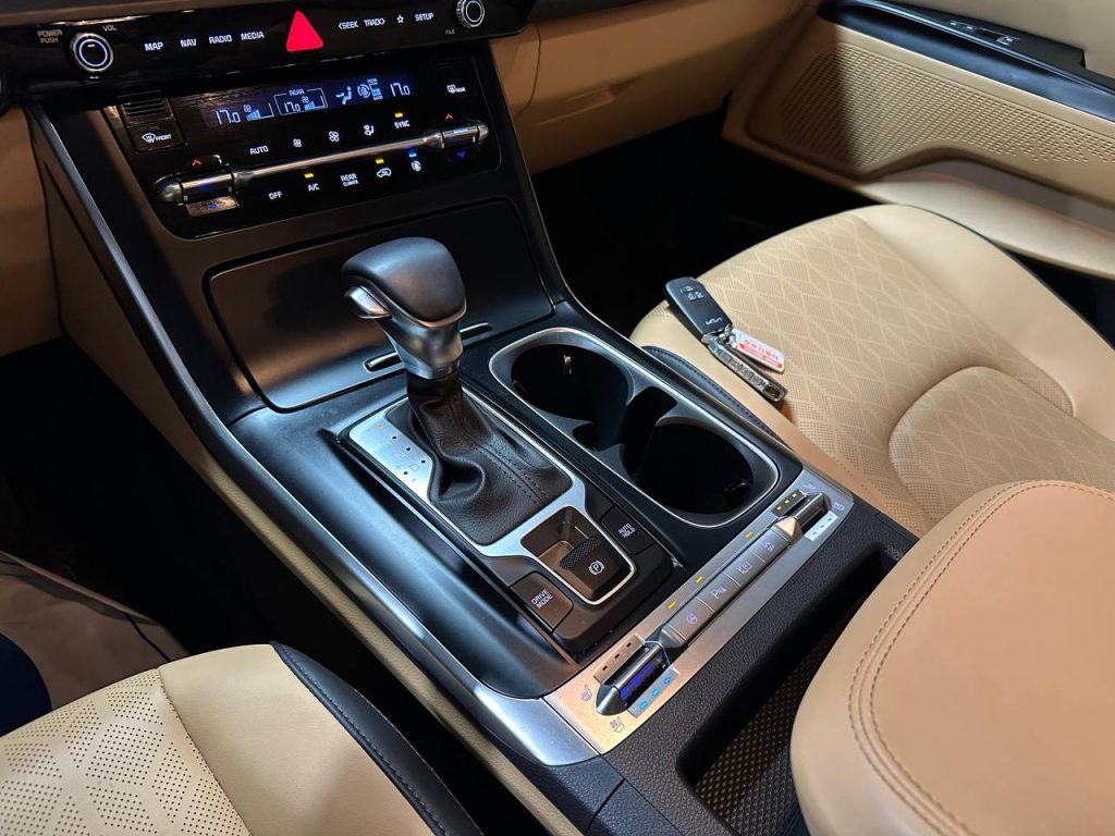Kia Carnival 4 gen. 9-seater Prestige