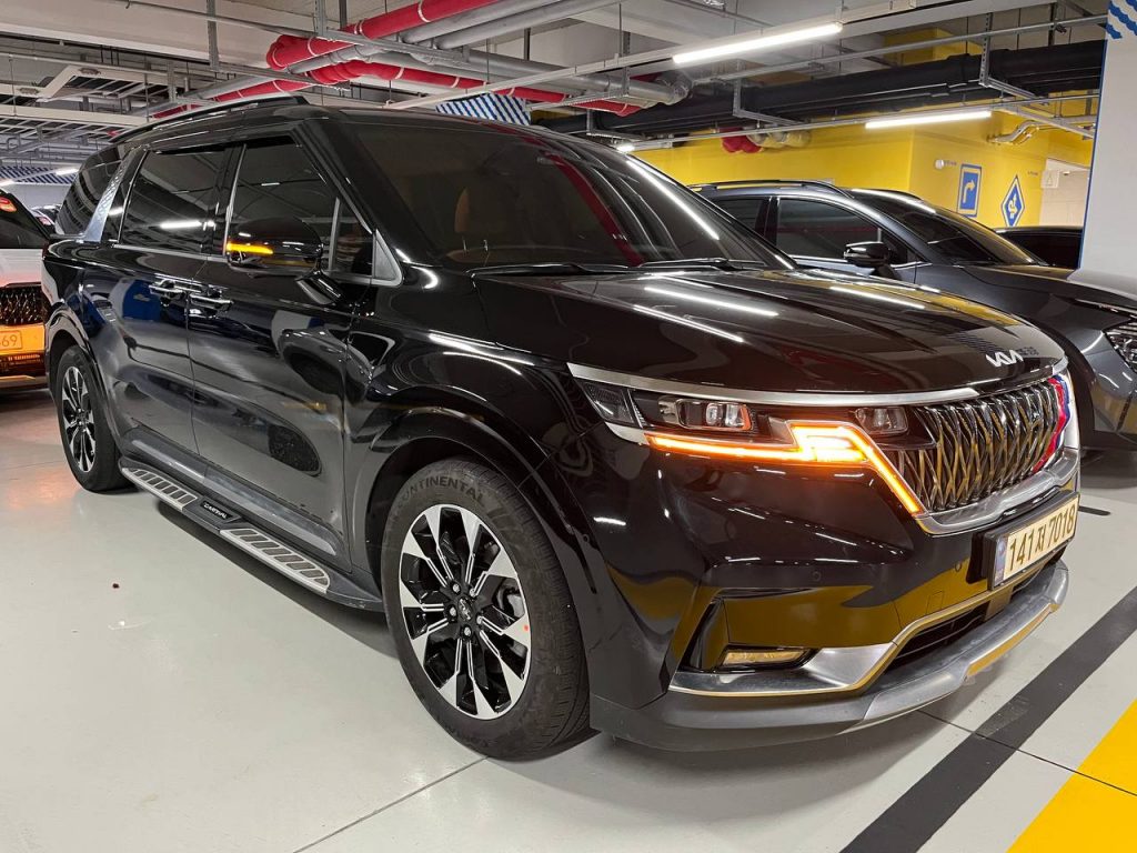 Kia Carnival 4 gen. 9-seater Signature