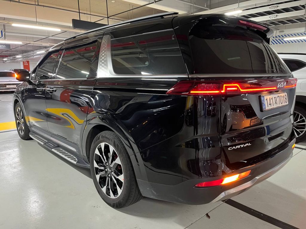 Kia Carnival 4 gen. 9-seater Signature