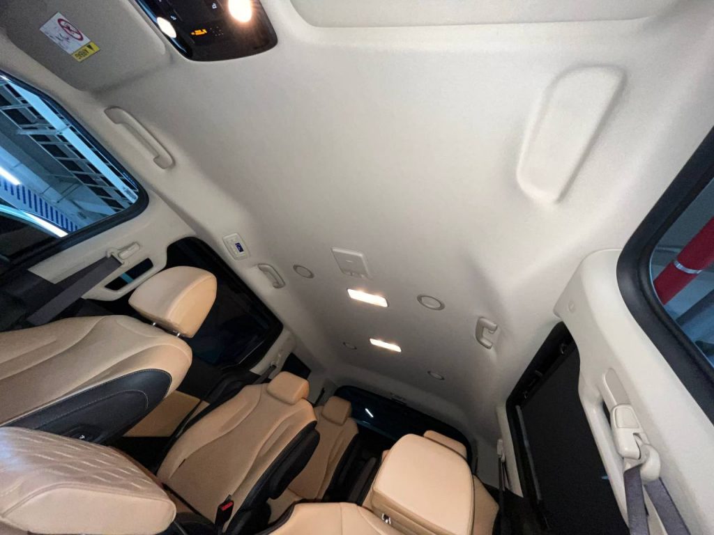 Kia Carnival 4 gen. 9-seater Signature