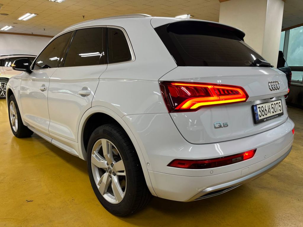 Audi Q5 (FY) 40TDI Quattro Premium