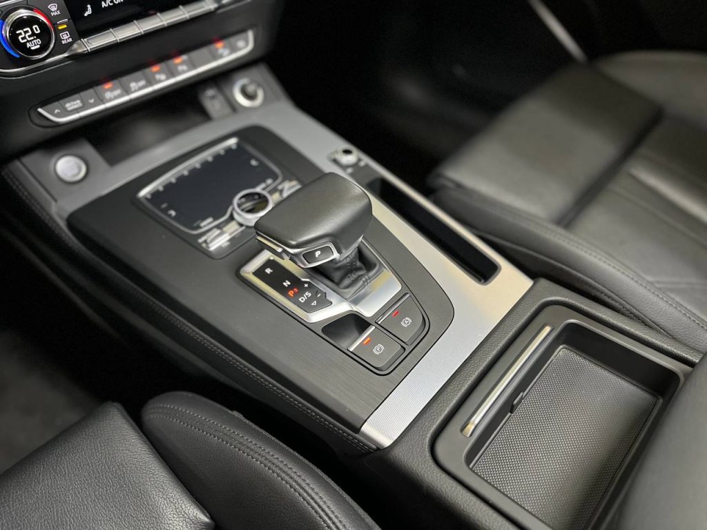 Audi Q5 (FY) 40TDI Quattro Premium