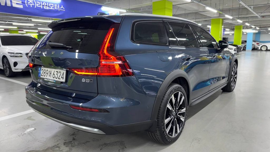 Volvo V60 Cross Country B5 Ultimate AWD