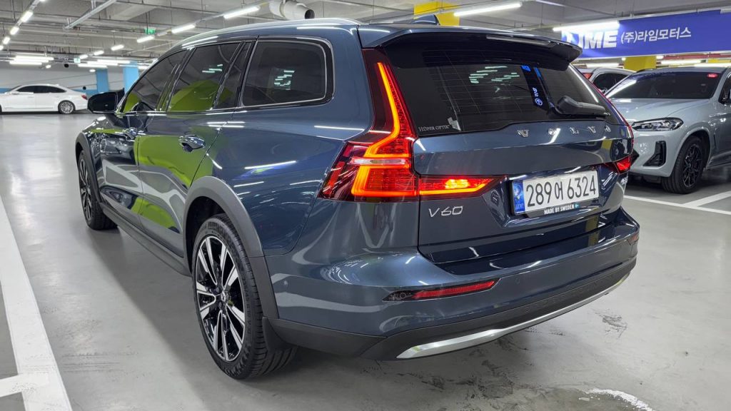 Volvo V60 Cross Country B5 Ultimate AWD