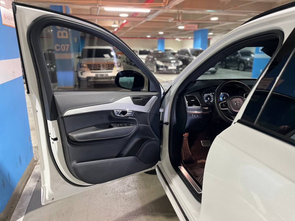 Volvo XC90 2gen T8 R-Design HEV