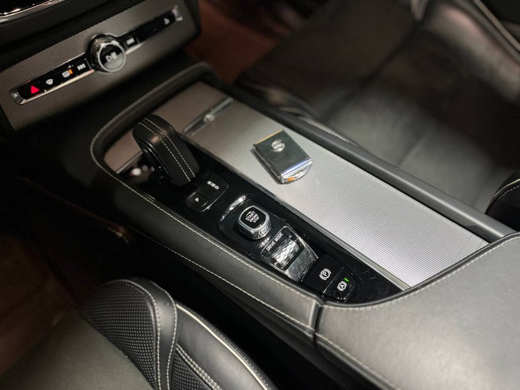 Volvo XC90 2gen T8 R-Design HEV