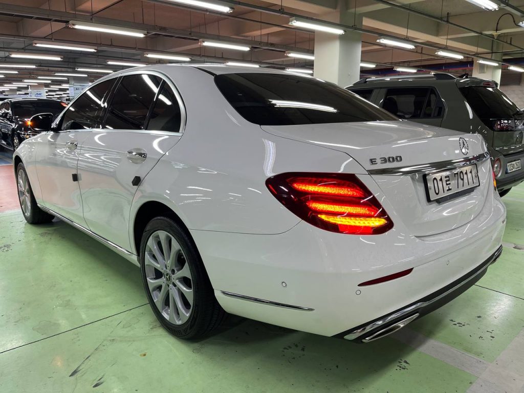 Mercedes Benz E-class W213 E300 4MATIC Exclusive