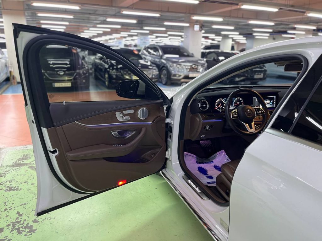 Mercedes Benz E-class W213 E300 4MATIC Exclusive