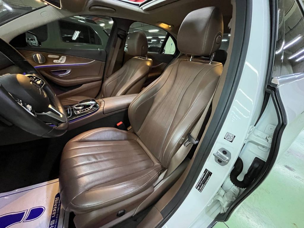 Mercedes Benz E-class W213 E300 4MATIC Exclusive