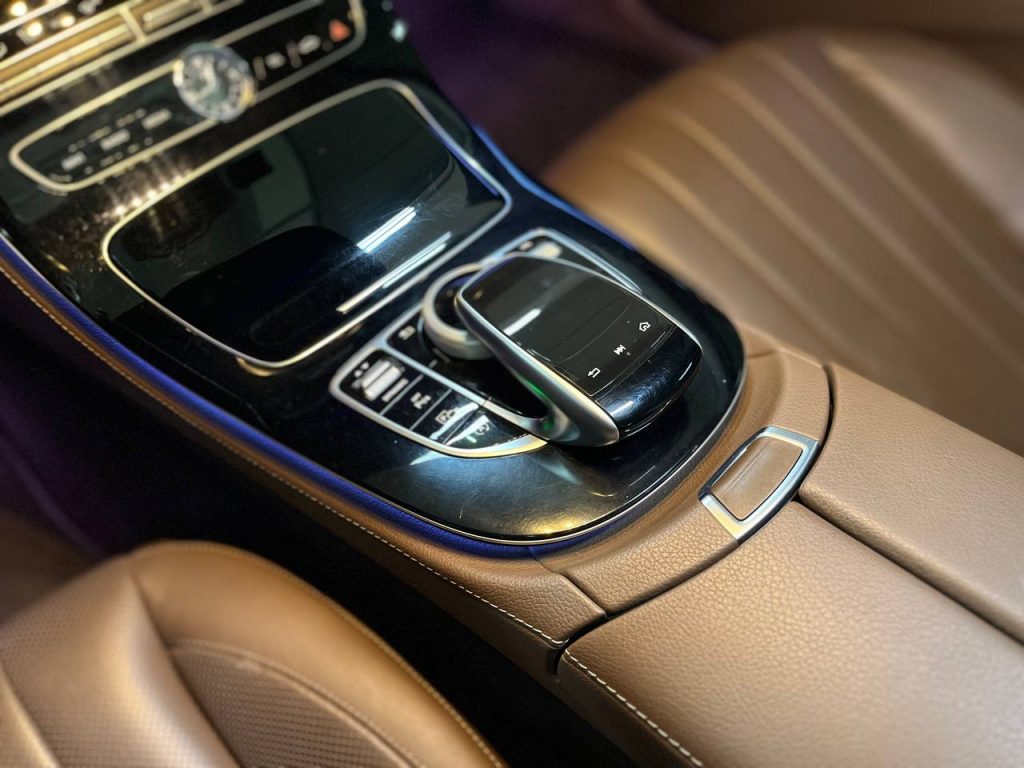 Mercedes Benz E-class W213 E300 4MATIC Exclusive