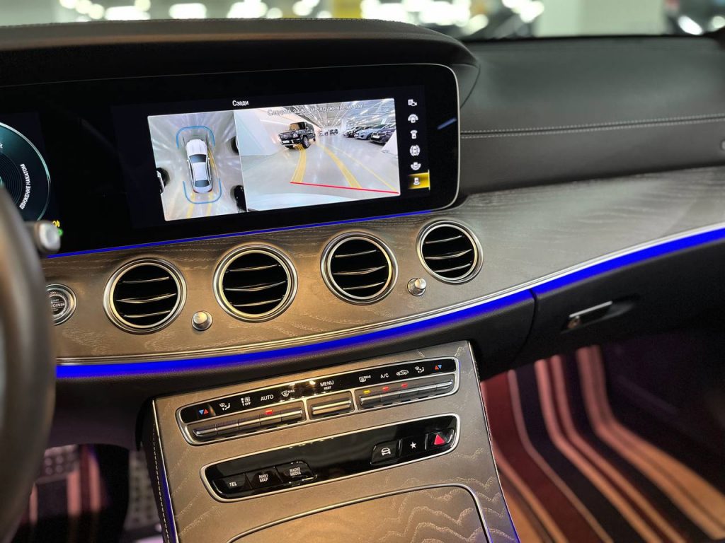 Mercedes Benz E-class W213 E350 4MATIC AMG Line