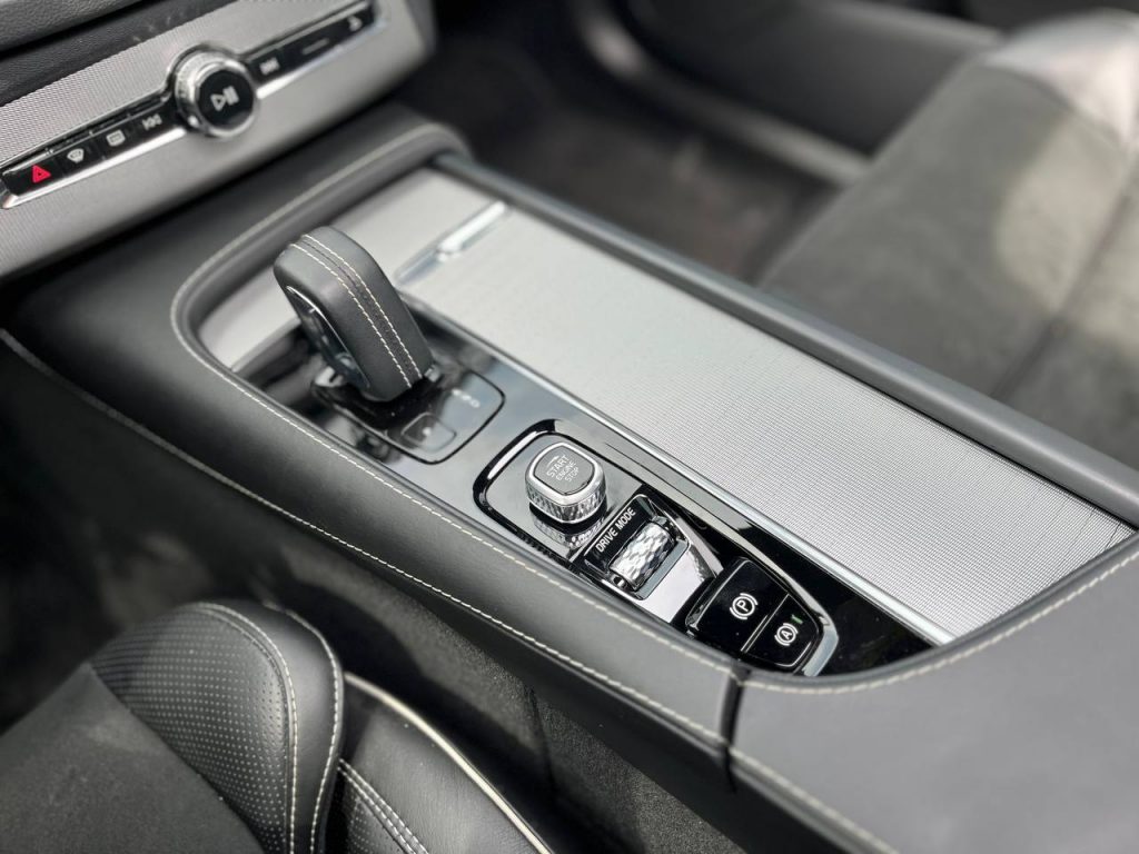 Volvo XC90 2gen T8 R-Design HEV