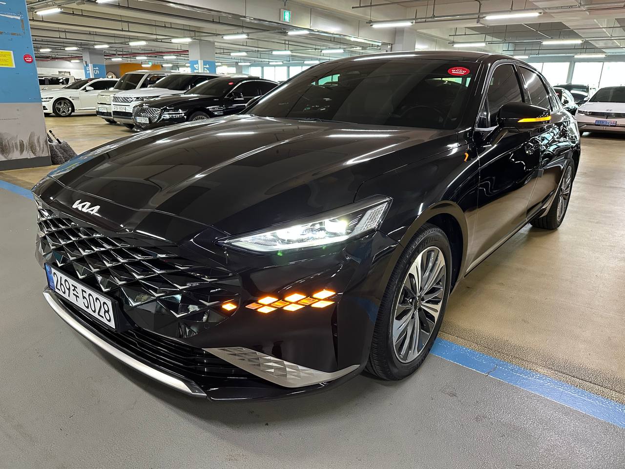 Kia K8 HEV Signature