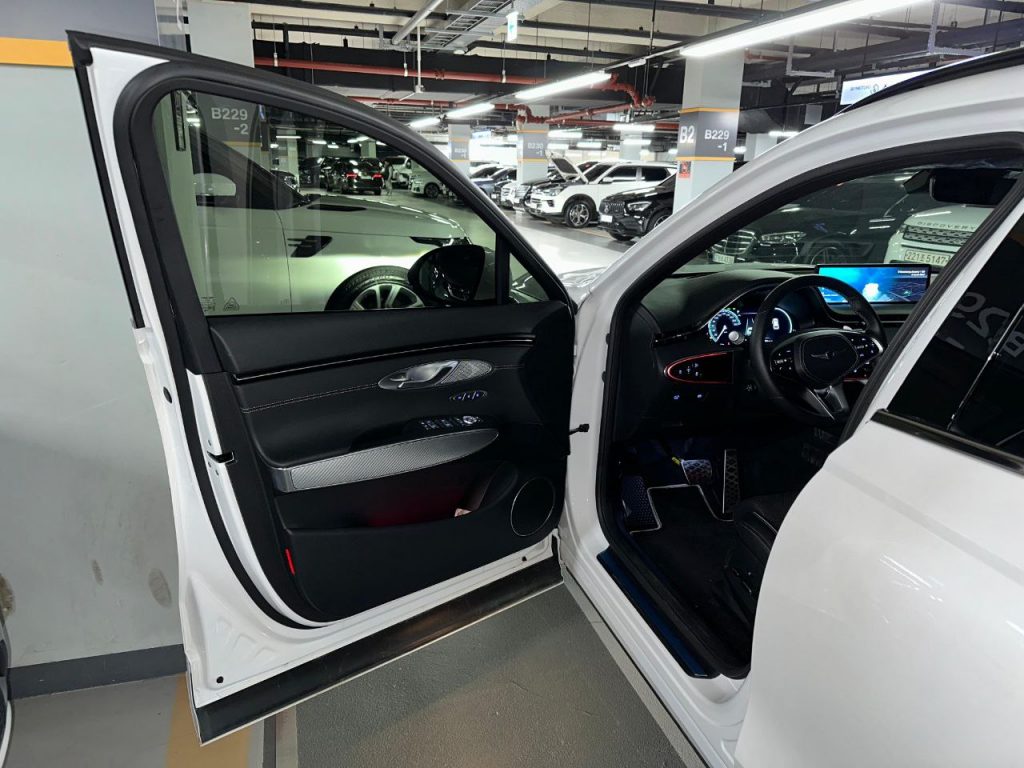 Genesis GV70 2.5T AWD