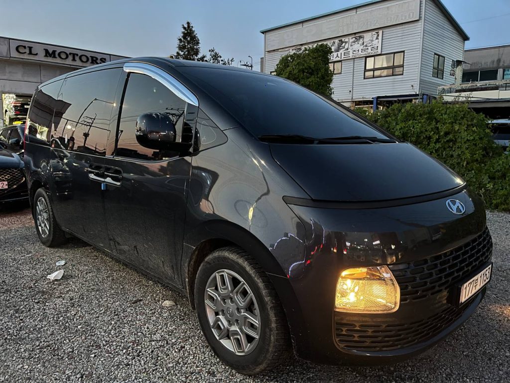 Hyundai Staria Tourer 9-seater Modern