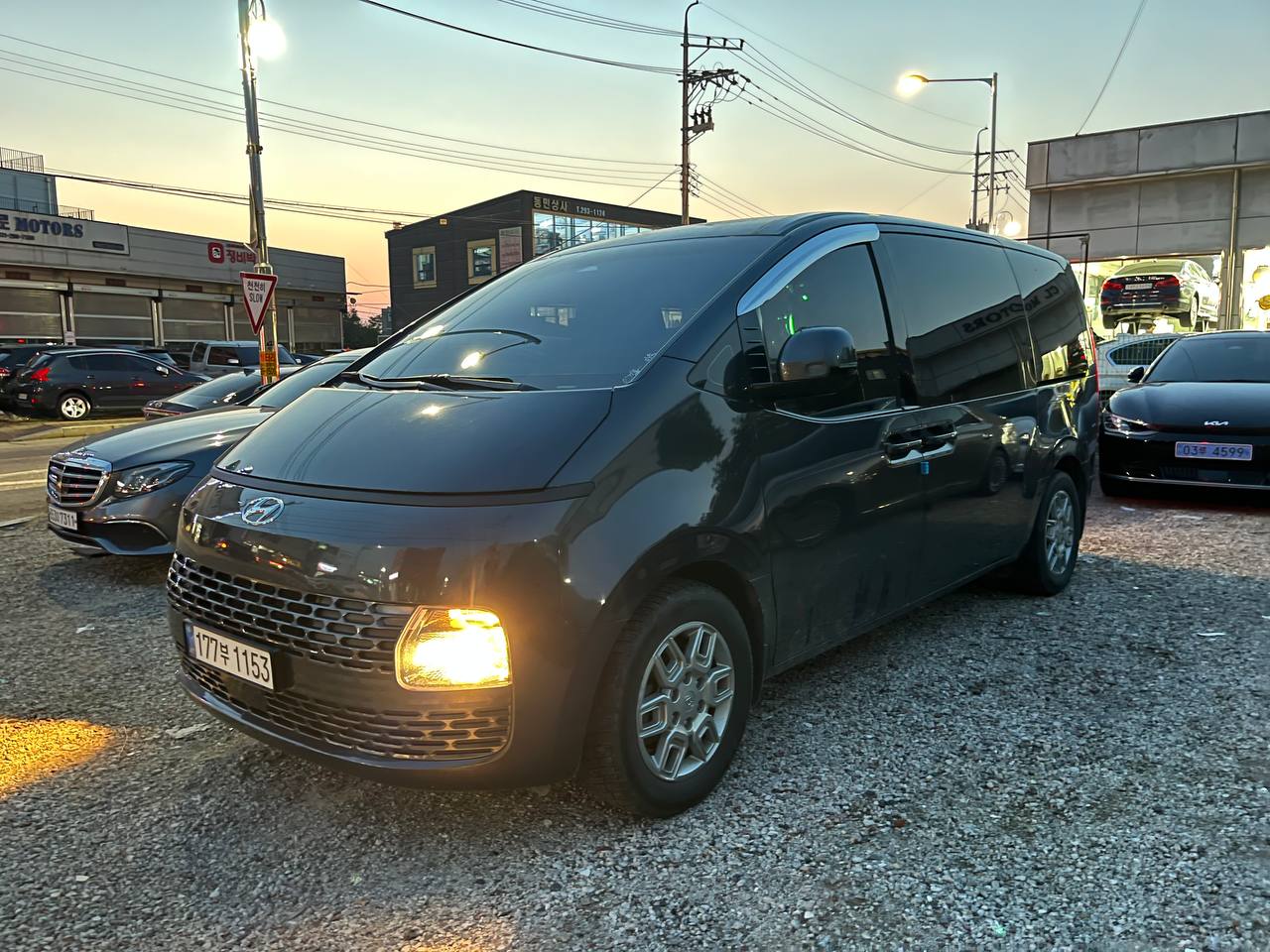 Hyundai Staria Tourer 9-seater Modern