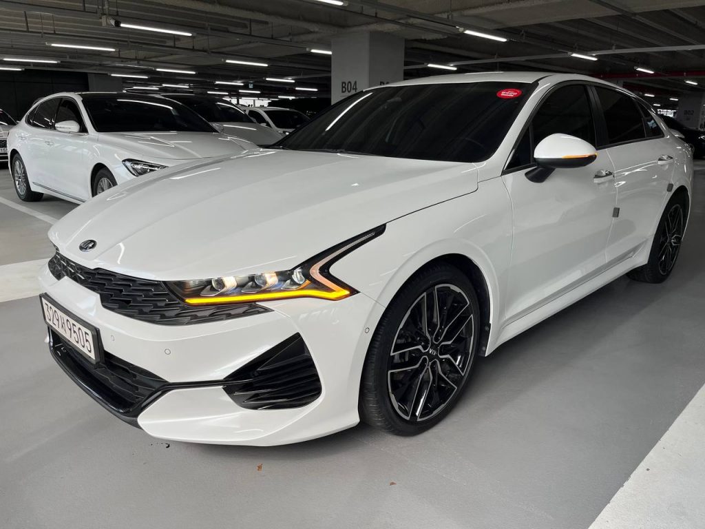 Kia K5 3gen 1.6 T Signature