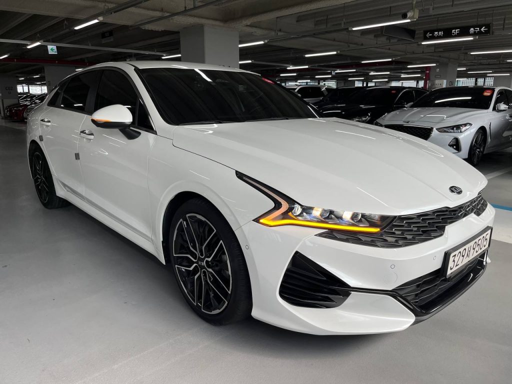 Kia K5 3gen 1.6 T Signature