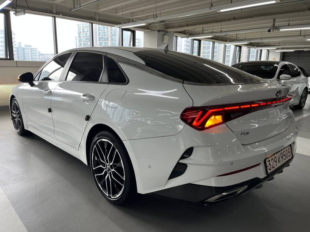 Kia K5 3gen 1.6 T Signature