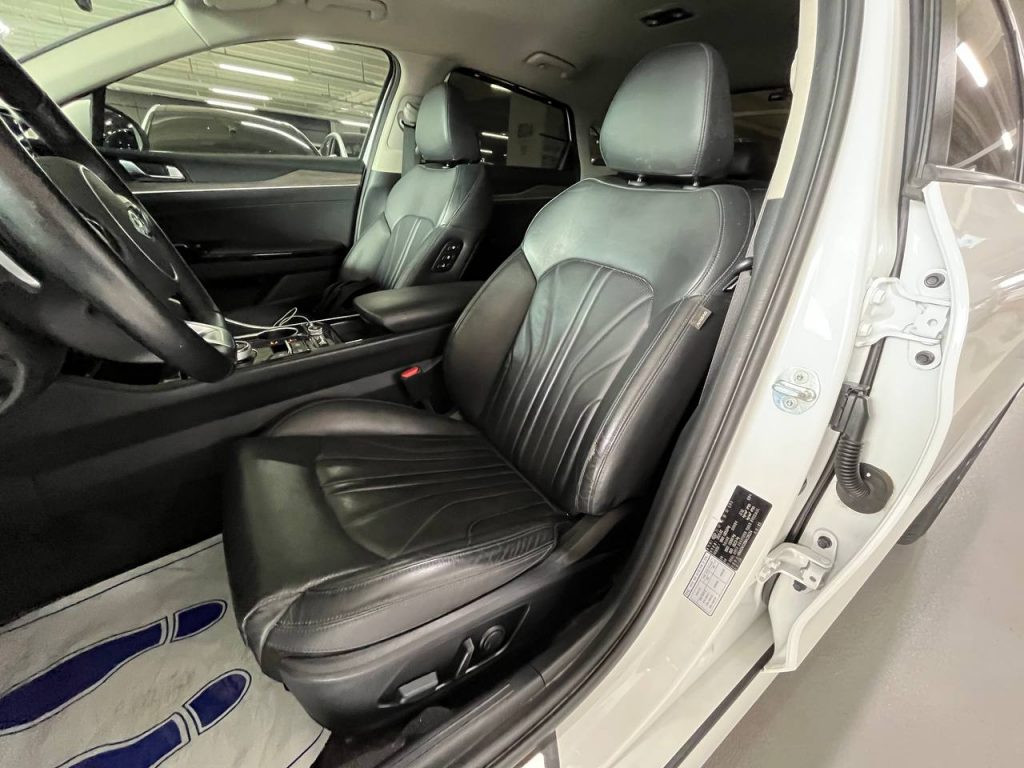 Kia K5 3gen 1.6 T Signature