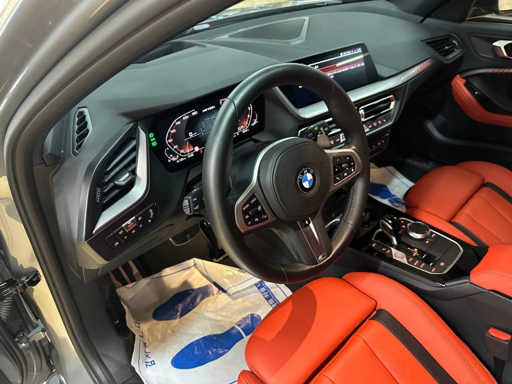 BMW 1 (F40) M135i xDrive