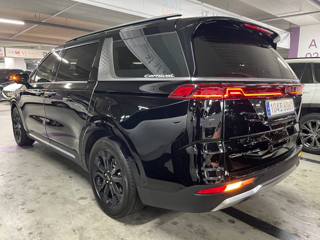 Kia Carnival 4 gen. 9-seater Noblesse