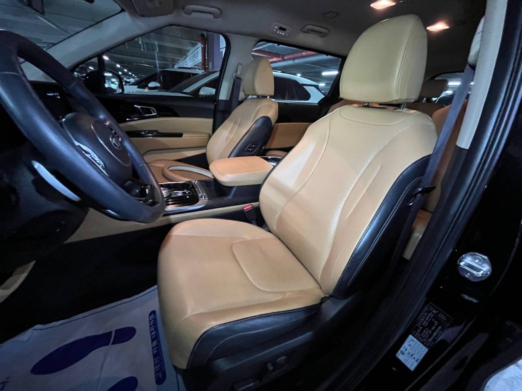 Kia Carnival 4 gen. 9-seater Noblesse