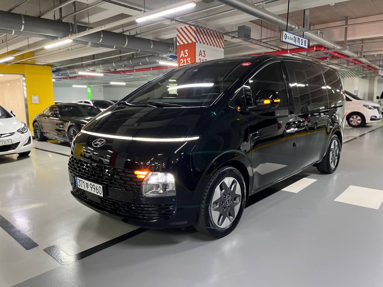 Hyundai Staria Tourer 9-seater Modern