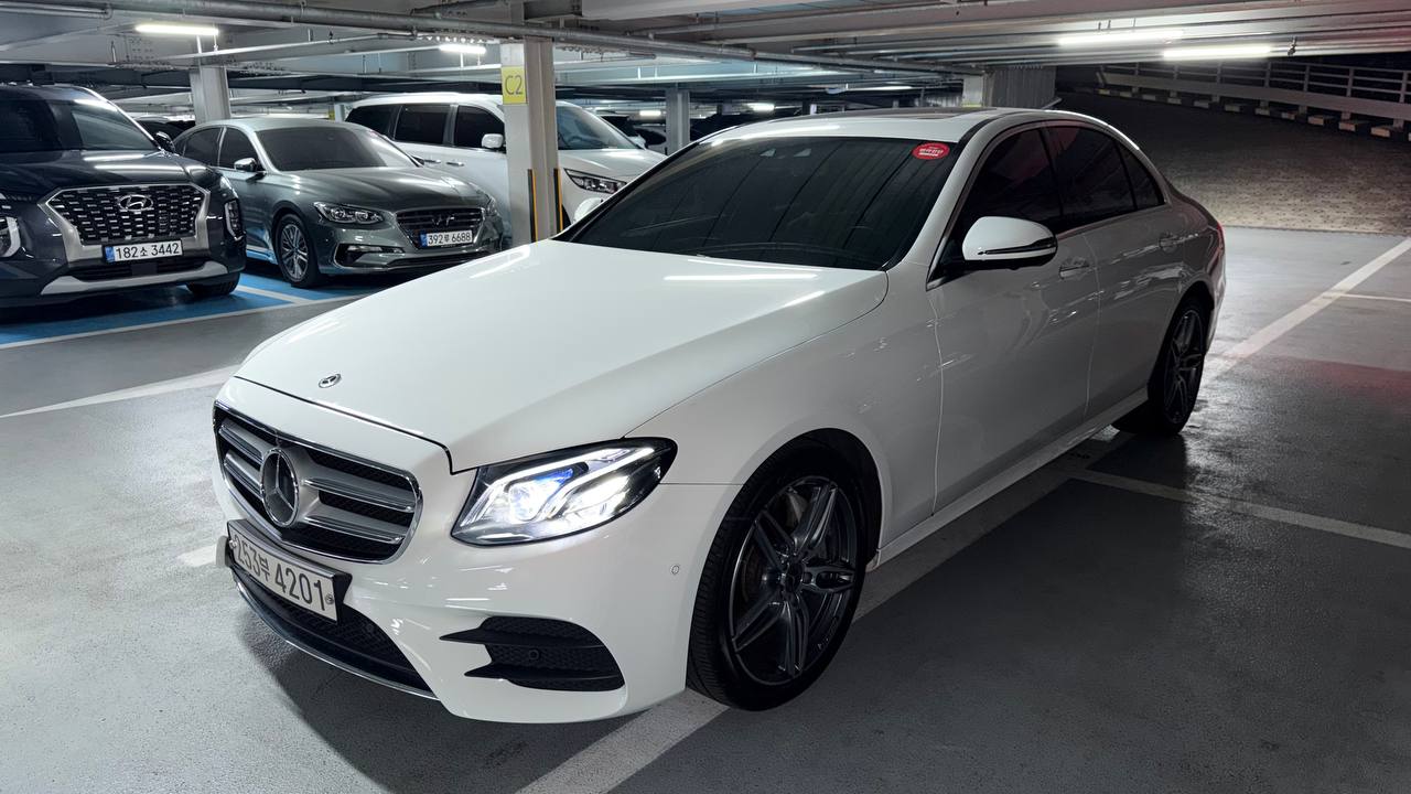 Mercedes Benz E-class W213 E300 4MATIC AMG Line