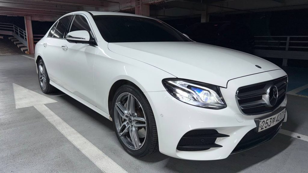 Mercedes Benz E-class W213 E300 4MATIC AMG Line