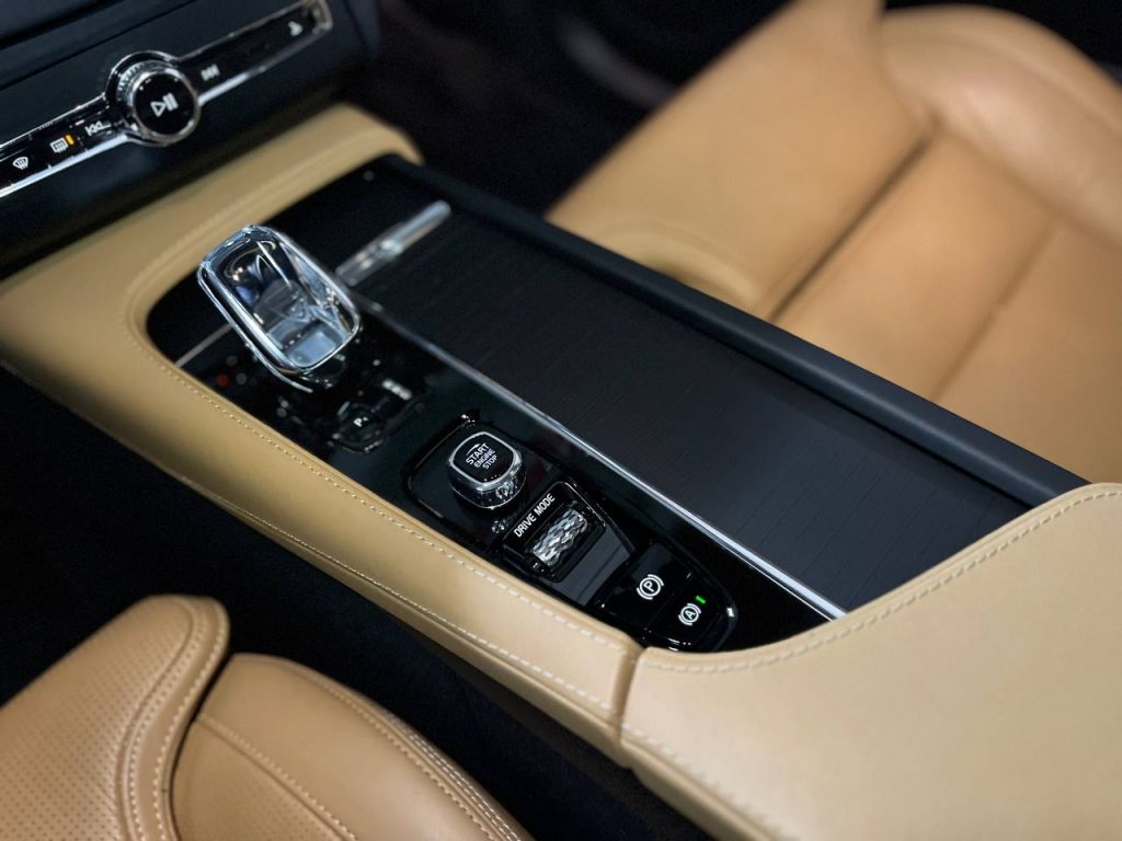 Volvo XC90 2gen T8 Inscription Hybrid