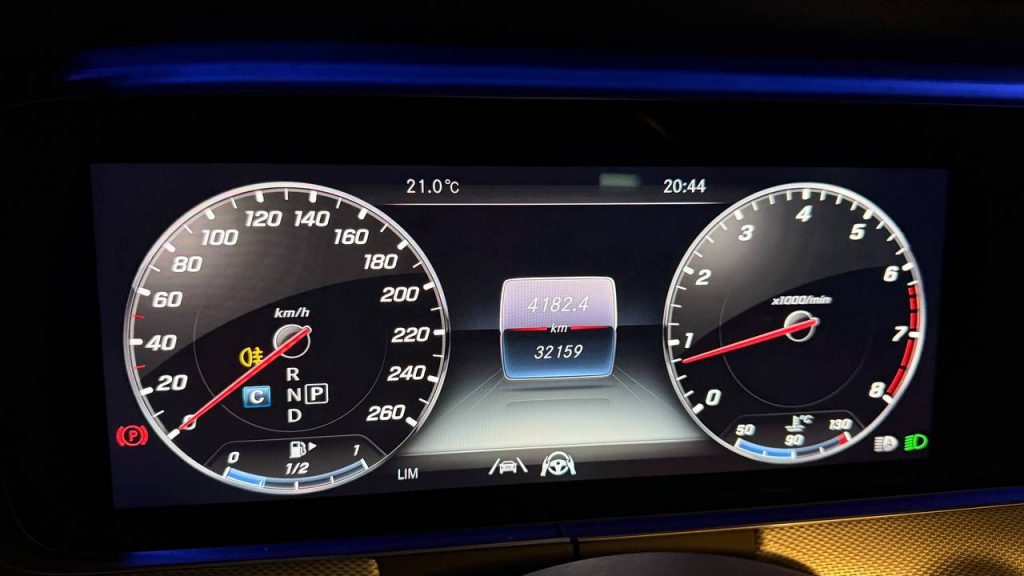 Mercedes Benz E-class W213 E300 4MATIC AMG Line