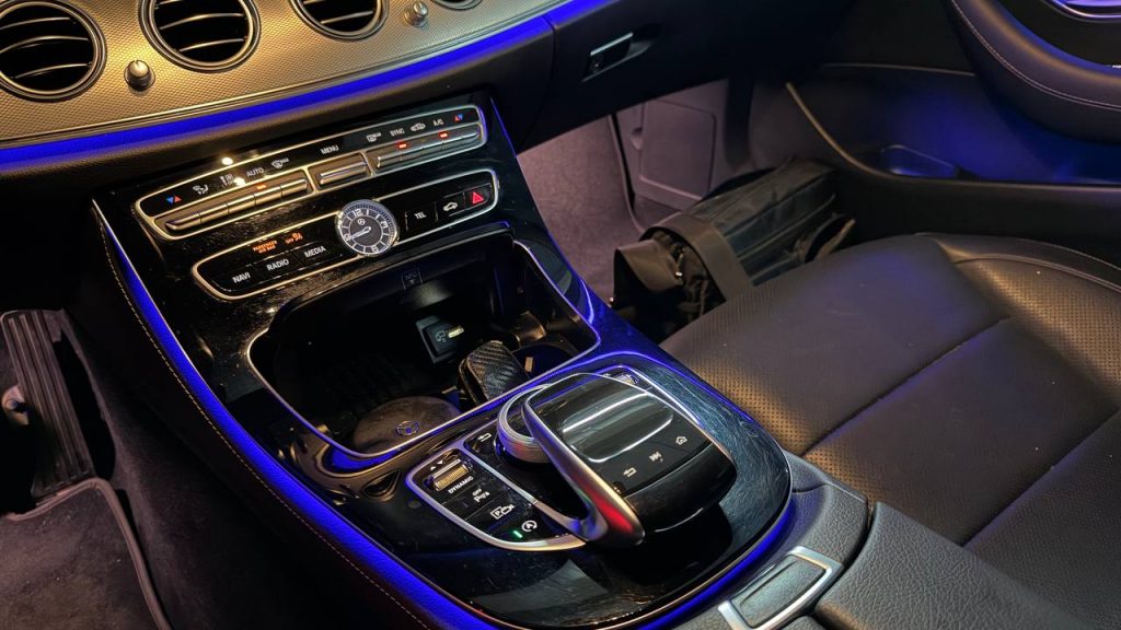Mercedes Benz E-class W213 E300 4MATIC AMG Line