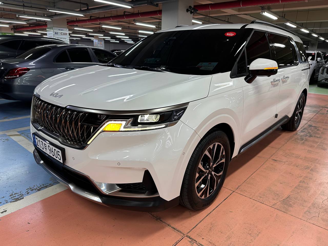 Kia Carnival 4 gen. 9-seater Noblesse