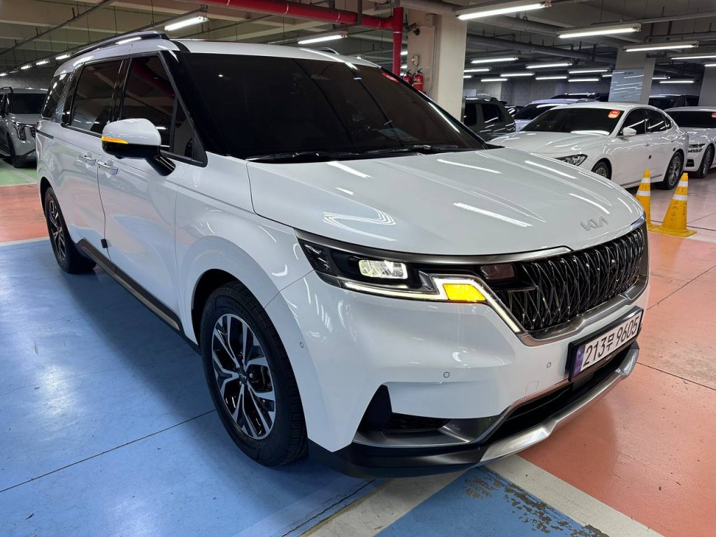 Kia Carnival 4 gen. 9-seater Noblesse