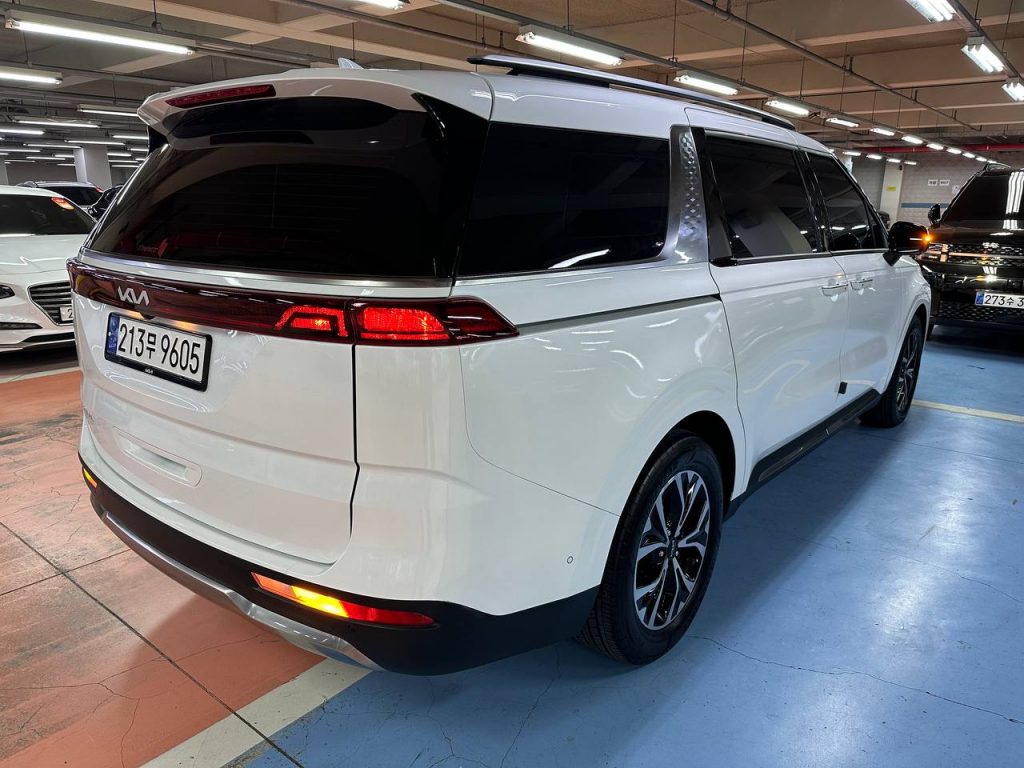 Kia Carnival 4 gen. 9-seater Noblesse
