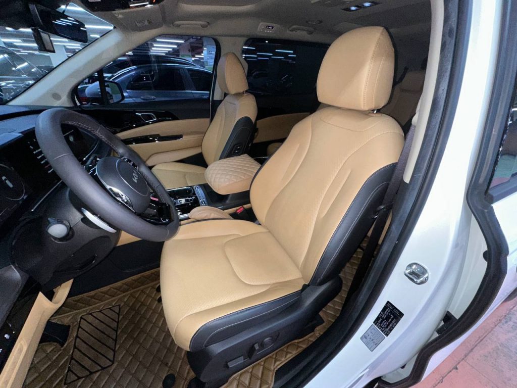 Kia Carnival 4 gen. 9-seater Noblesse