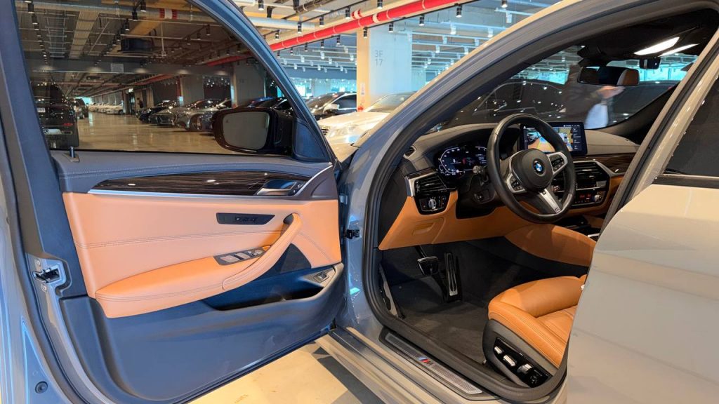 BMW (G30) 520i M Sport
