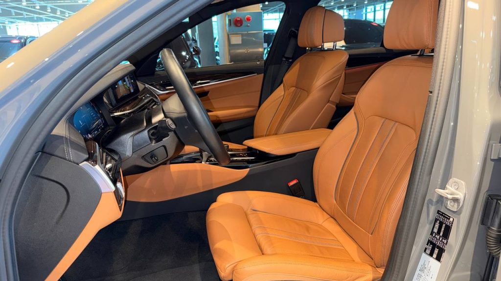 BMW (G30) 520i M Sport