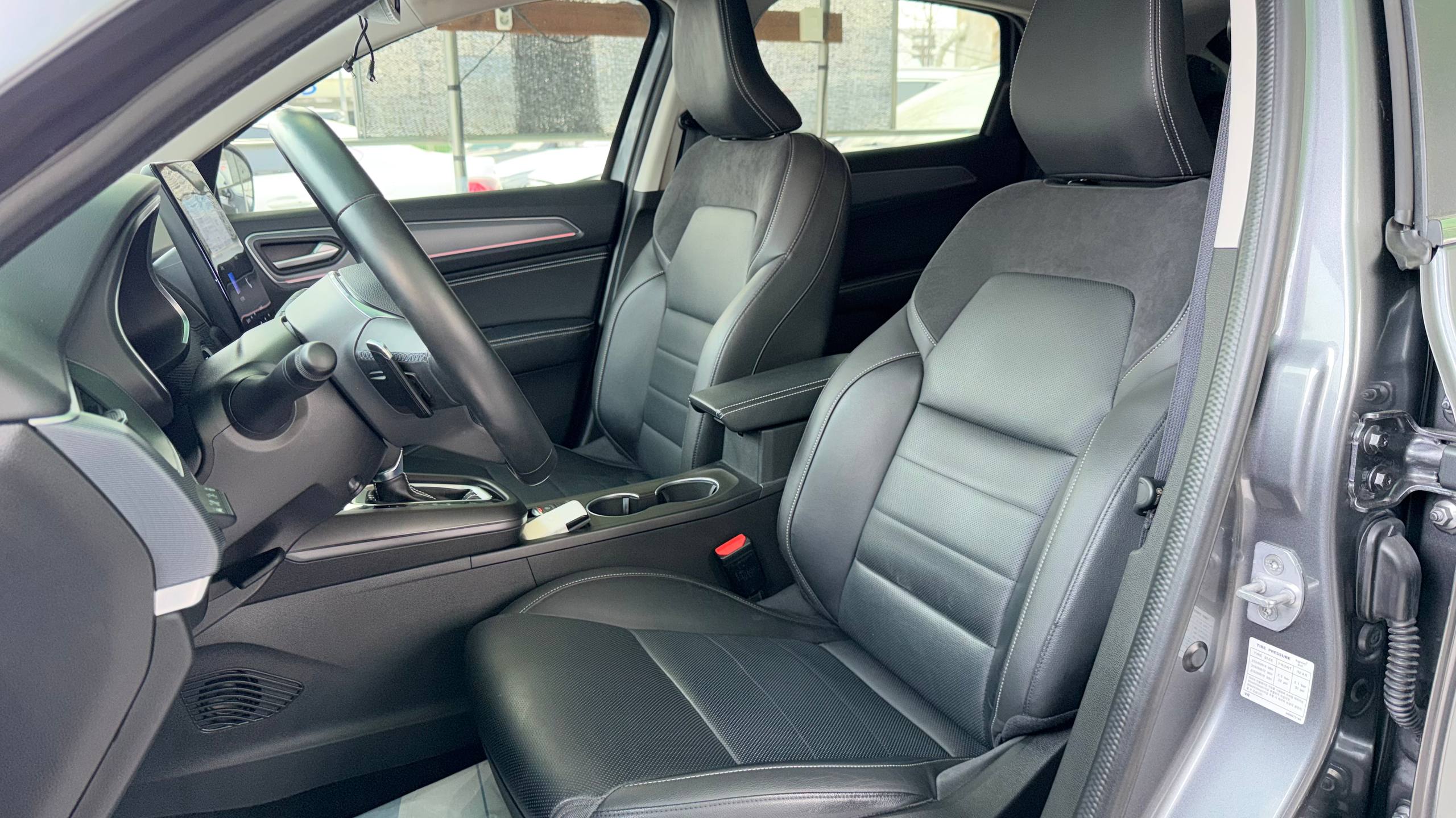 photo_31@19-02-2026_04-49-05