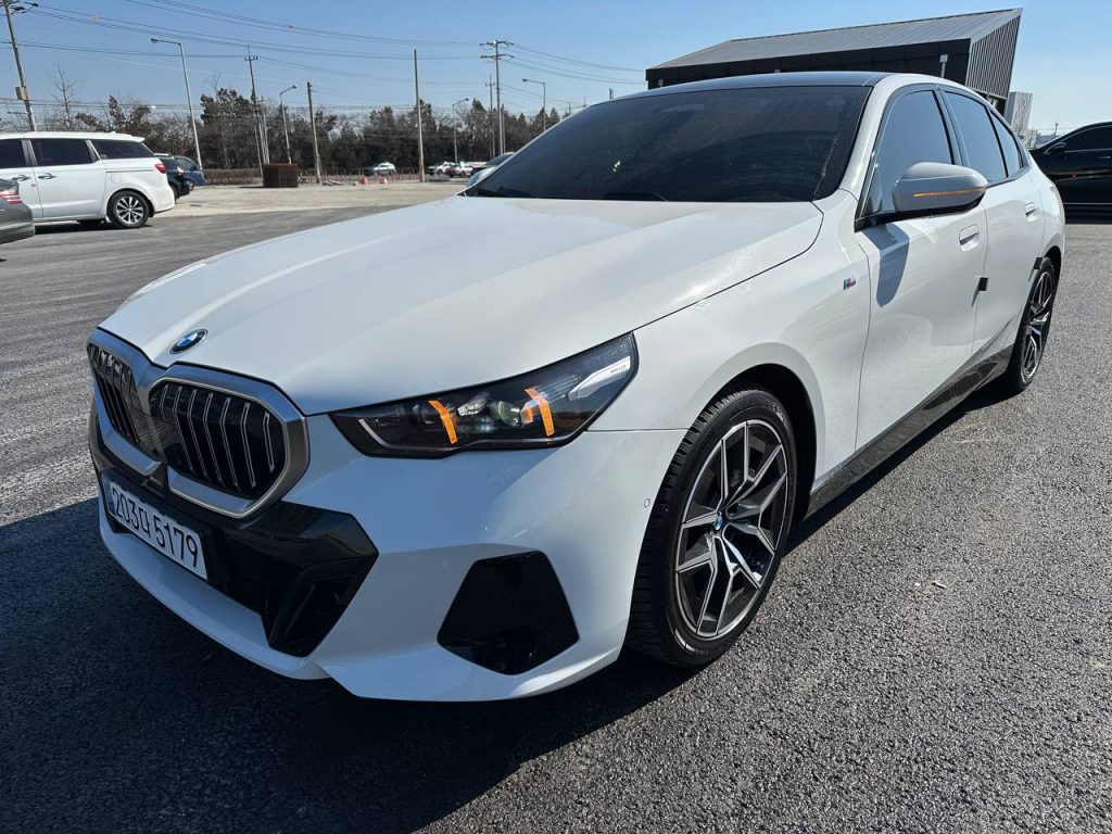 BMW (G60) 520i M Sport