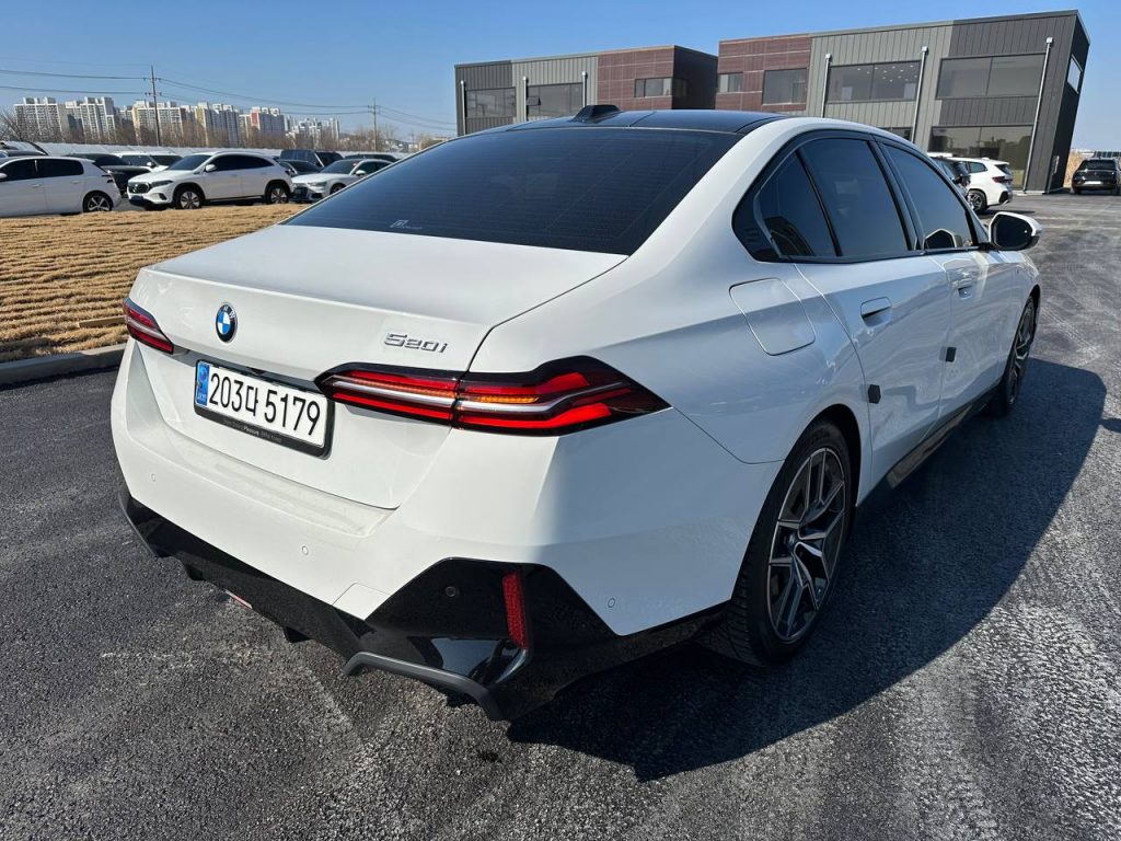BMW (G60) 520i M Sport
