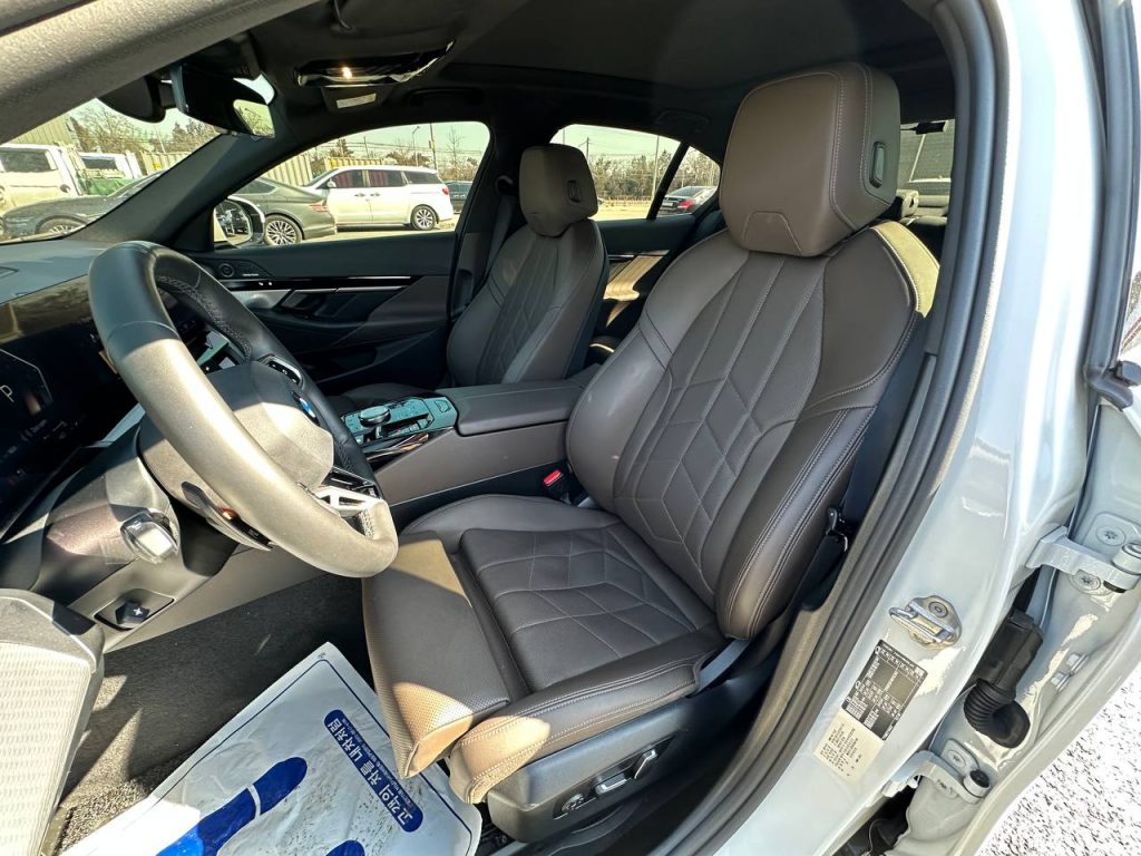 BMW (G60) 520i M Sport