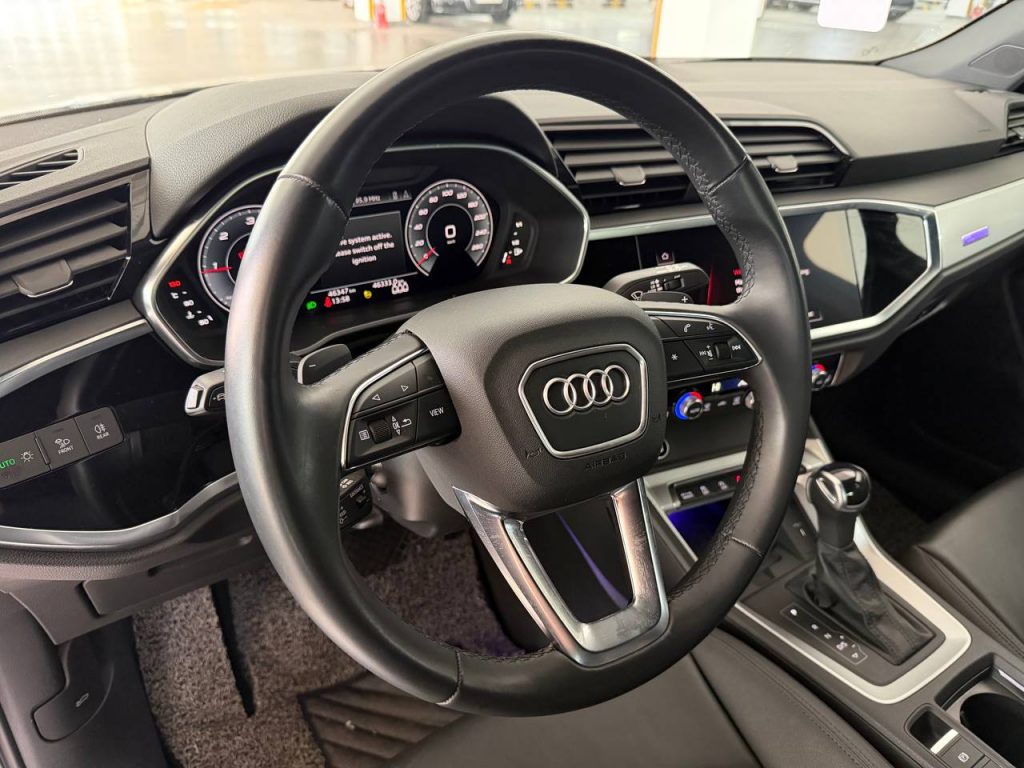 Audi Q3 (F3) 35 TDI Premium