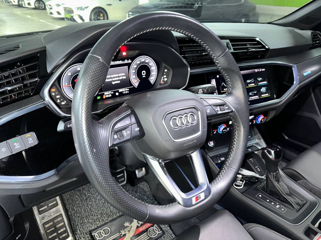 Audi Q3 (F3) 35 TDI Premium Sportback